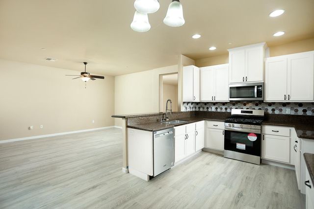 1406 Sundance Dr, Plumas Lake, CA 95961