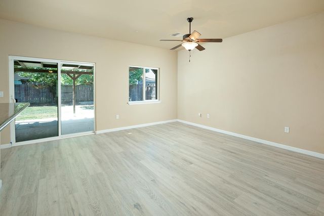 1406 Sundance Dr, Plumas Lake, CA 95961