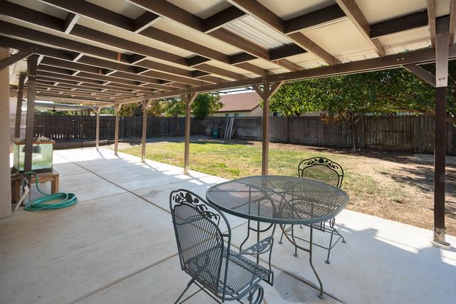 1406 Sundance Dr, Plumas Lake, CA 95961