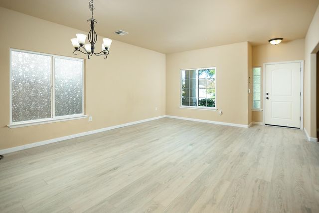 1406 Sundance Dr, Plumas Lake, CA 95961