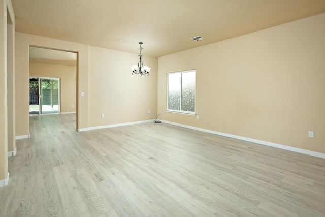 1406 Sundance Dr, Plumas Lake, CA 95961