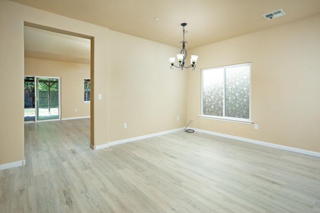 1406 Sundance Dr, Plumas Lake, CA 95961