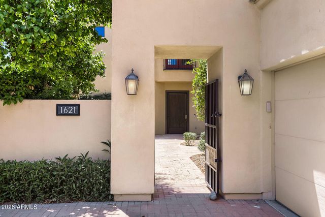 1621 W WINTER Drive, Phoenix, AZ 85021