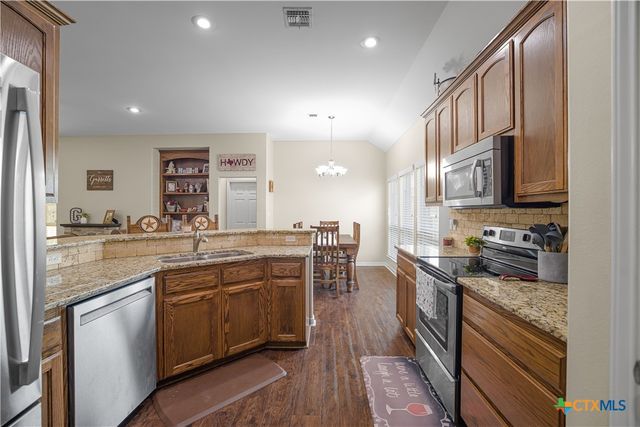 604 Mason Circle, Victoria, TX 77904