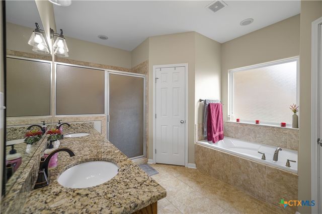 604 Mason Circle, Victoria, TX 77904