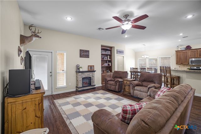 604 Mason Circle, Victoria, TX 77904