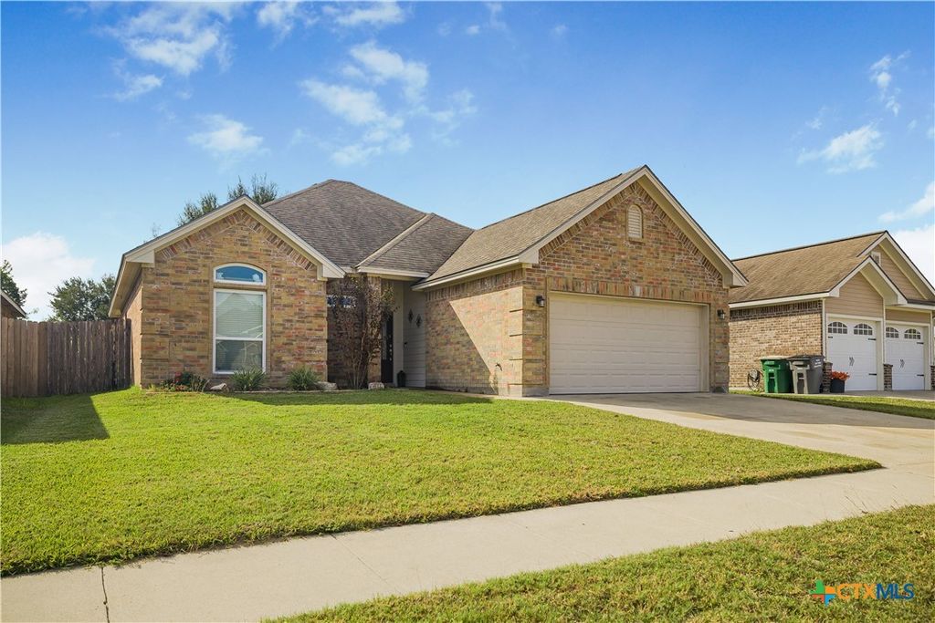 604 Mason Circle, Victoria, TX 77904