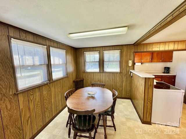 565 Neely Road, Brevard, NC 28712