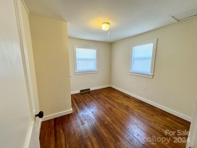 565 Neely Road, Brevard, NC 28712