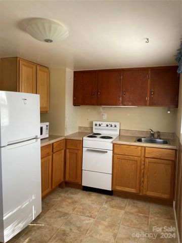 565 Neely Road, Brevard, NC 28712