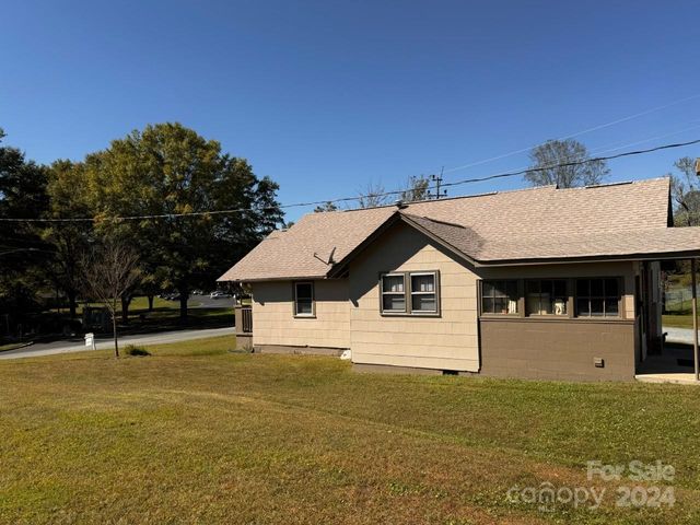 565 Neely Road, Brevard, NC 28712
