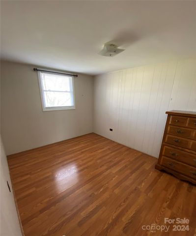 565 Neely Road, Brevard, NC 28712
