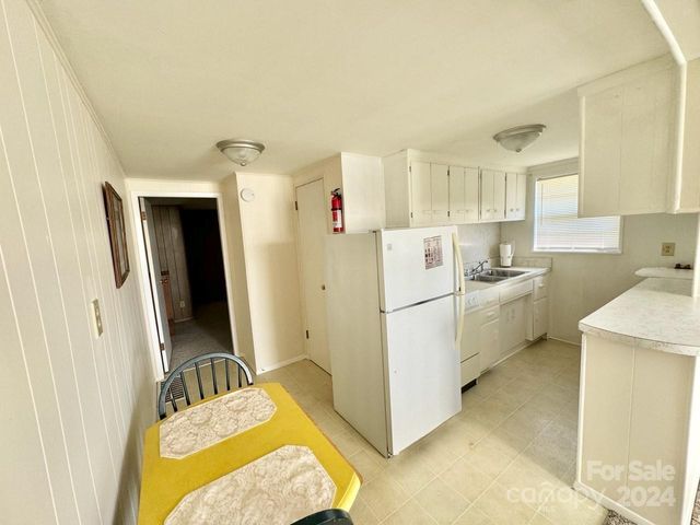565 Neely Road, Brevard, NC 28712