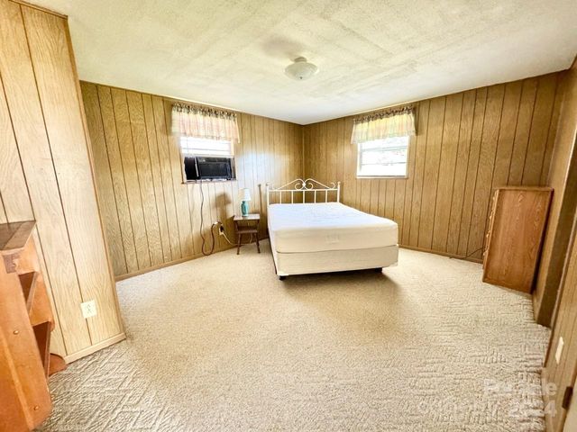 565 Neely Road, Brevard, NC 28712