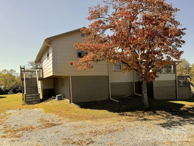565 Neely Road, Brevard, NC 28712