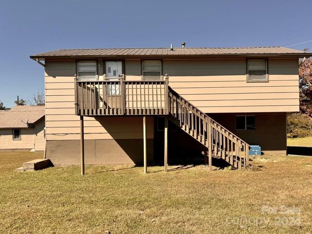 565 Neely Road, Brevard, NC 28712