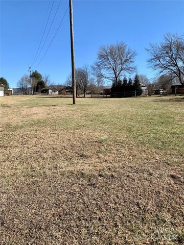565 Neely Road, Brevard, NC 28712