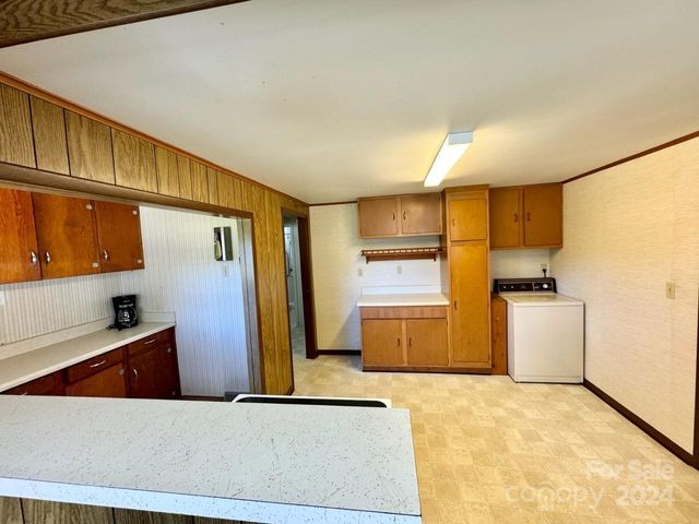 565 Neely Road, Brevard, NC 28712