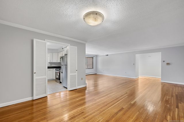 9 Concord Street APT B1, West Hartford, CT 06119