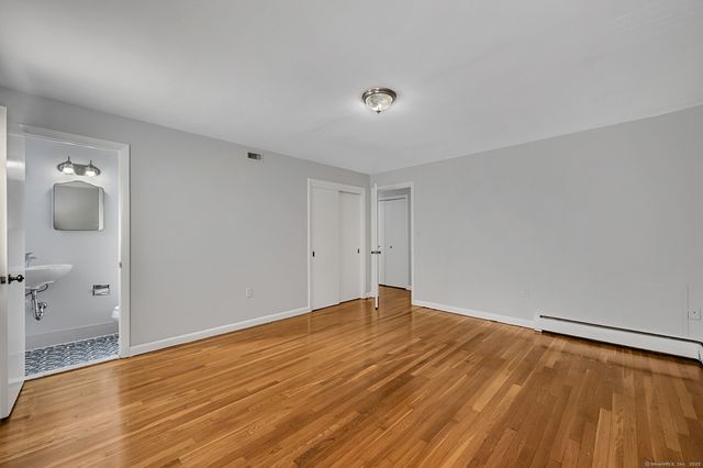 9 Concord Street APT B1, West Hartford, CT 06119