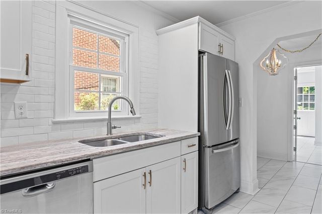 1913 Colonial Avenue, Greensboro, NC 27408