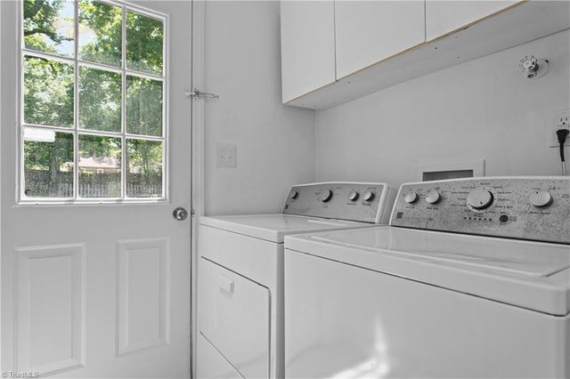1913 Colonial Avenue, Greensboro, NC 27408