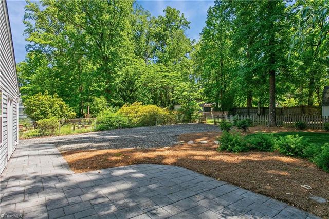1913 Colonial Avenue, Greensboro, NC 27408