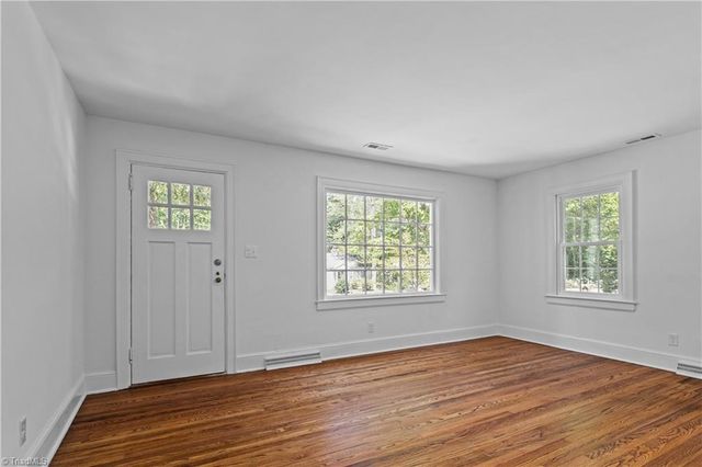 1913 Colonial Avenue, Greensboro, NC 27408