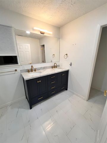 1710 Hill Top Lane, Kingwood, TX 77339