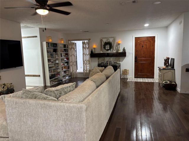 1710 Hill Top Lane, Kingwood, TX 77339