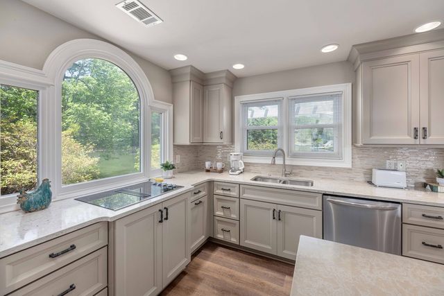 654 Sunset Drive West, Hamilton, GA 31811