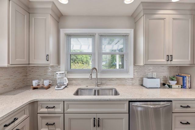 654 Sunset Drive West, Hamilton, GA 31811