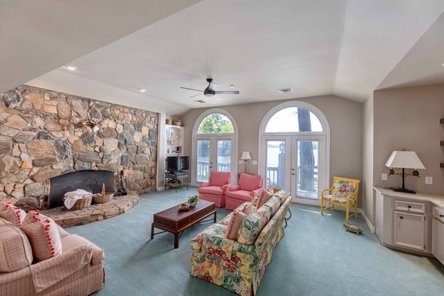 654 Sunset Drive West, Hamilton, GA 31811