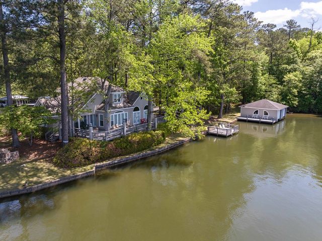 654 Sunset Drive West, Hamilton, GA 31811