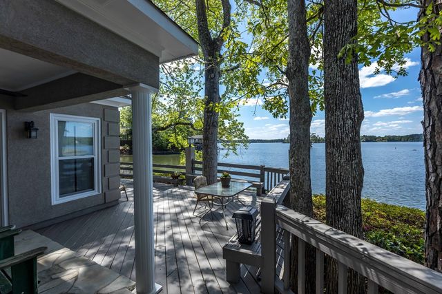 654 Sunset Drive West, Hamilton, GA 31811