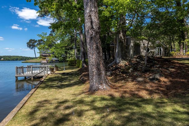 654 Sunset Drive West, Hamilton, GA 31811