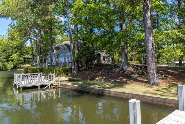 654 Sunset Drive West, Hamilton, GA 31811