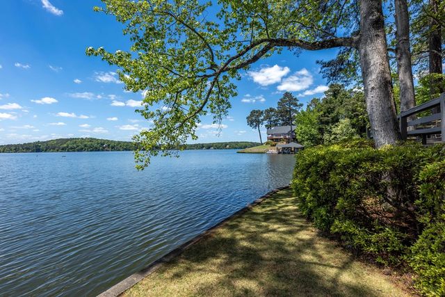 654 Sunset Drive West, Hamilton, GA 31811