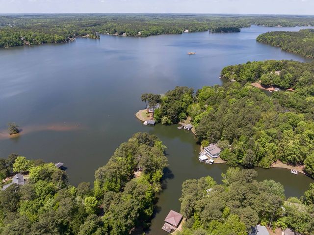 654 Sunset Drive West, Hamilton, GA 31811