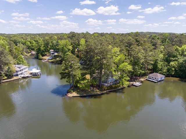 654 Sunset Drive West, Hamilton, GA 31811