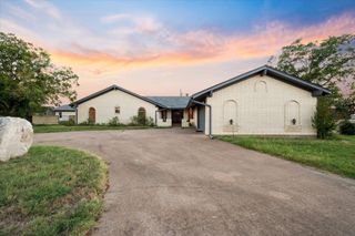 105 Riverside Drive, Mineral Wells, TX 76067