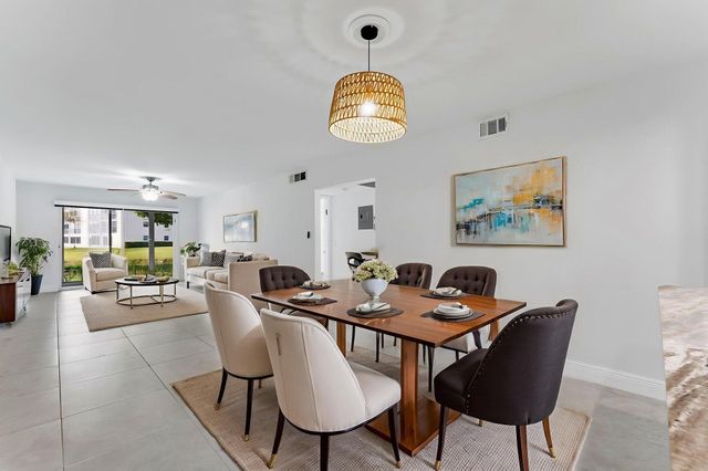 1037 Guildford C, Boca Raton, FL 33434