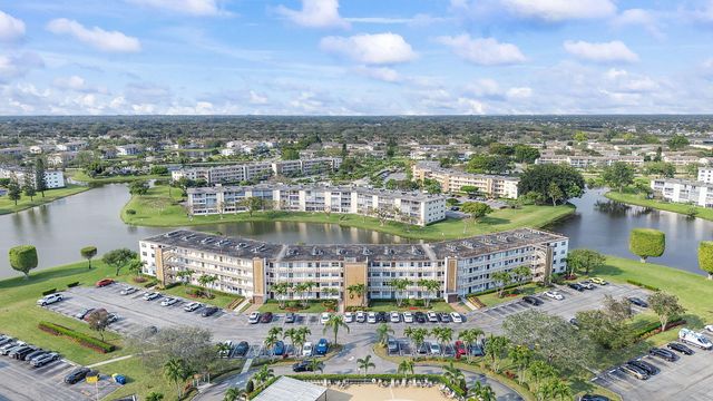 1037 Guildford C, Boca Raton, FL 33434