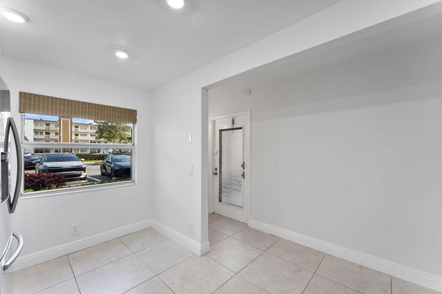1037 Guildford C, Boca Raton, FL 33434