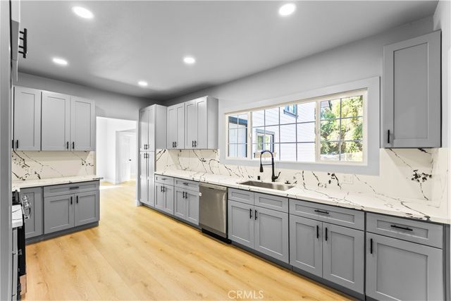 379 Buena Loma, Altadena, CA 91001
