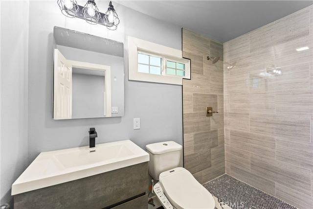 379 Buena Loma, Altadena, CA 91001