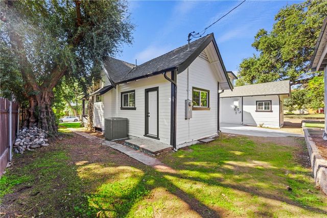 379 Buena Loma, Altadena, CA 91001