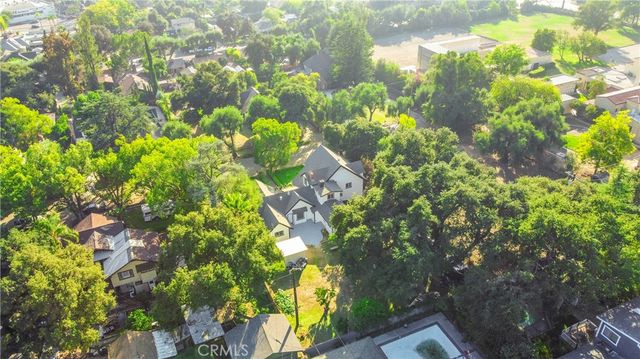 379 Buena Loma, Altadena, CA 91001
