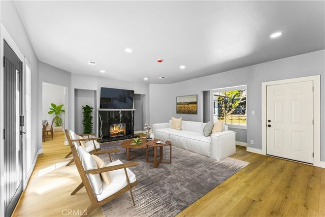 379 Buena Loma, Altadena, CA 91001