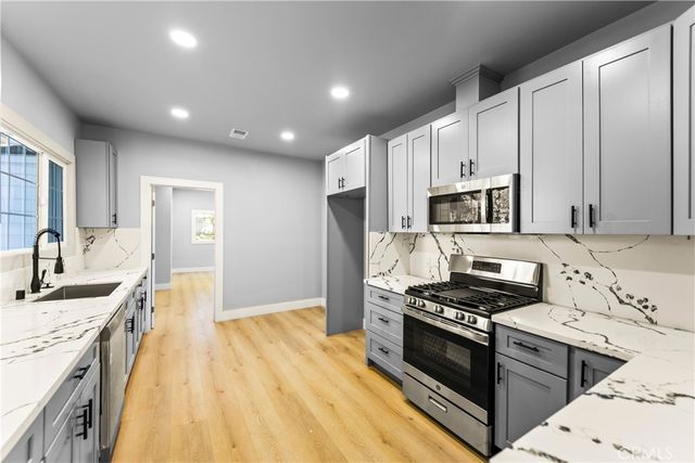 379 Buena Loma, Altadena, CA 91001
